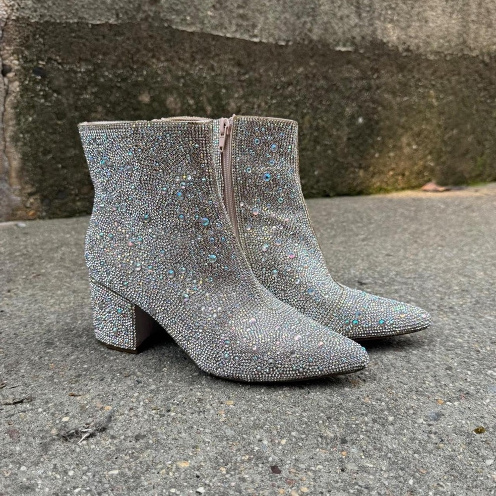 Betsey Johnson Kyla Stoned Ankle Boot Women's Size 6 Silver Pointed Toe Sparkly